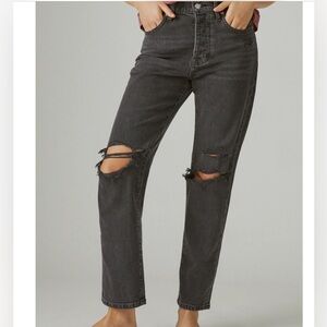 Lucky Brand 90s Loose distressed high rise straight denim jeans. NWT